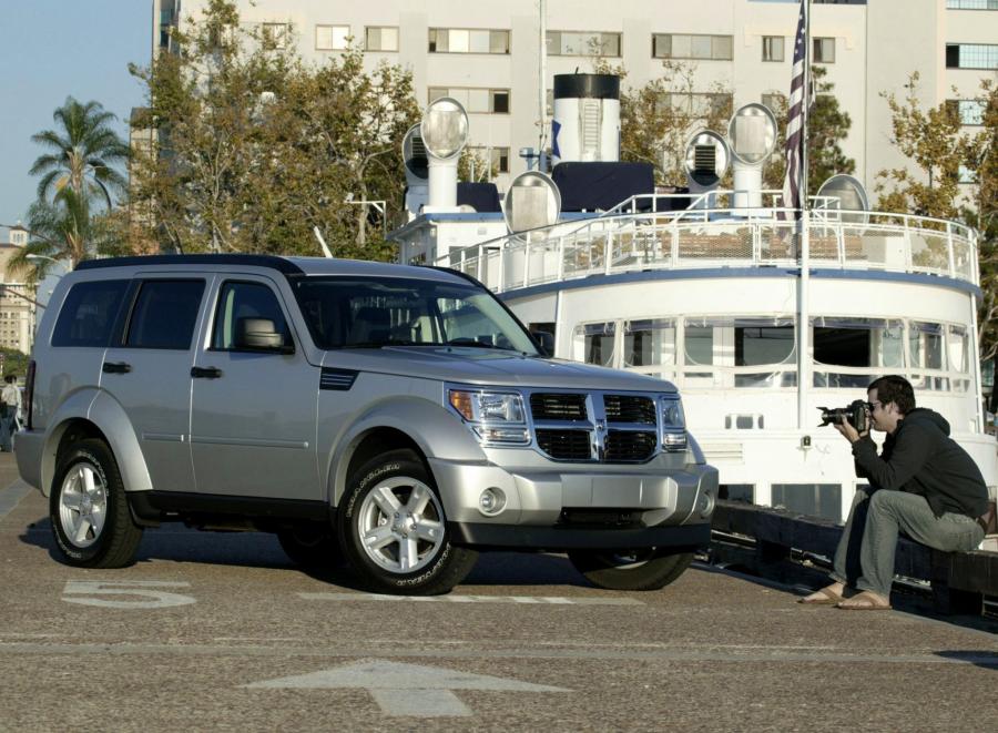  Dodge Nitro 2006 года  (фото 13 из 30)